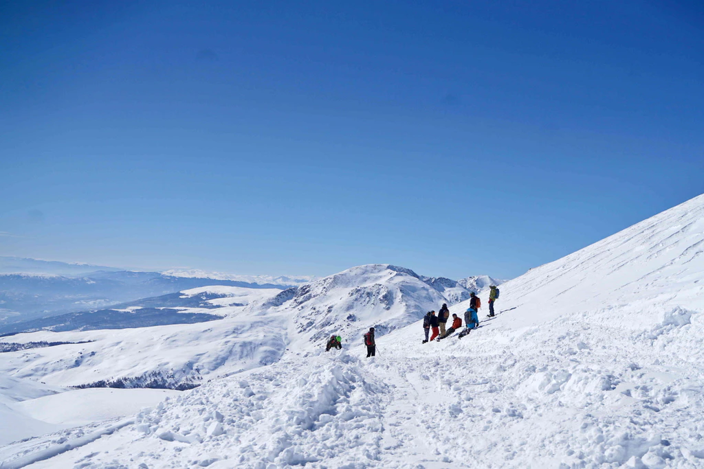 LA SPOSTAMENTO DEL MONTE SHAR: SPEDIZIONE DI CAT-SKI IN MACEDONIA