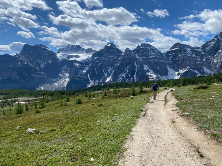 WILDERNESS WHISPERS: TREKKING THROUGH THE CANADIAN ROCKIES