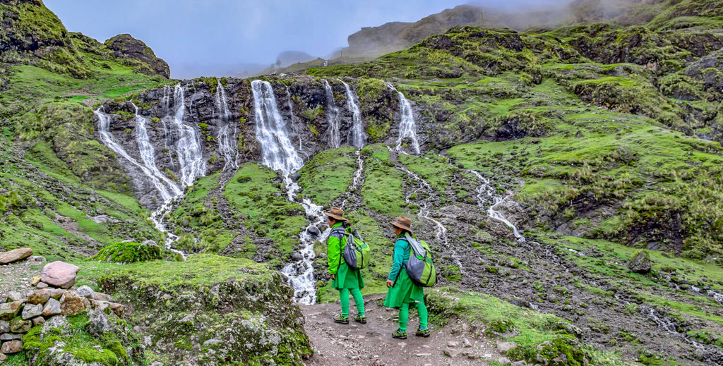 LARES TREK TO MACHU PICCHU