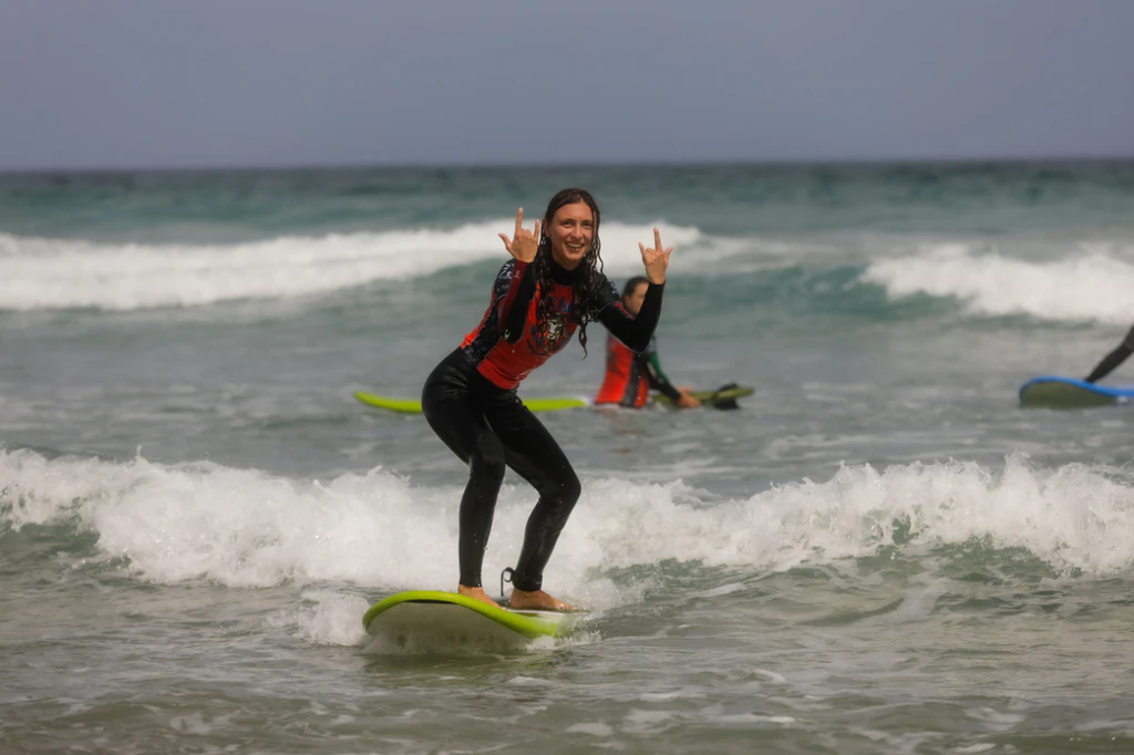 LANZAROTE BEGINNER SURF: ENDLESS WAVES & LUNAR LANDSCAPES