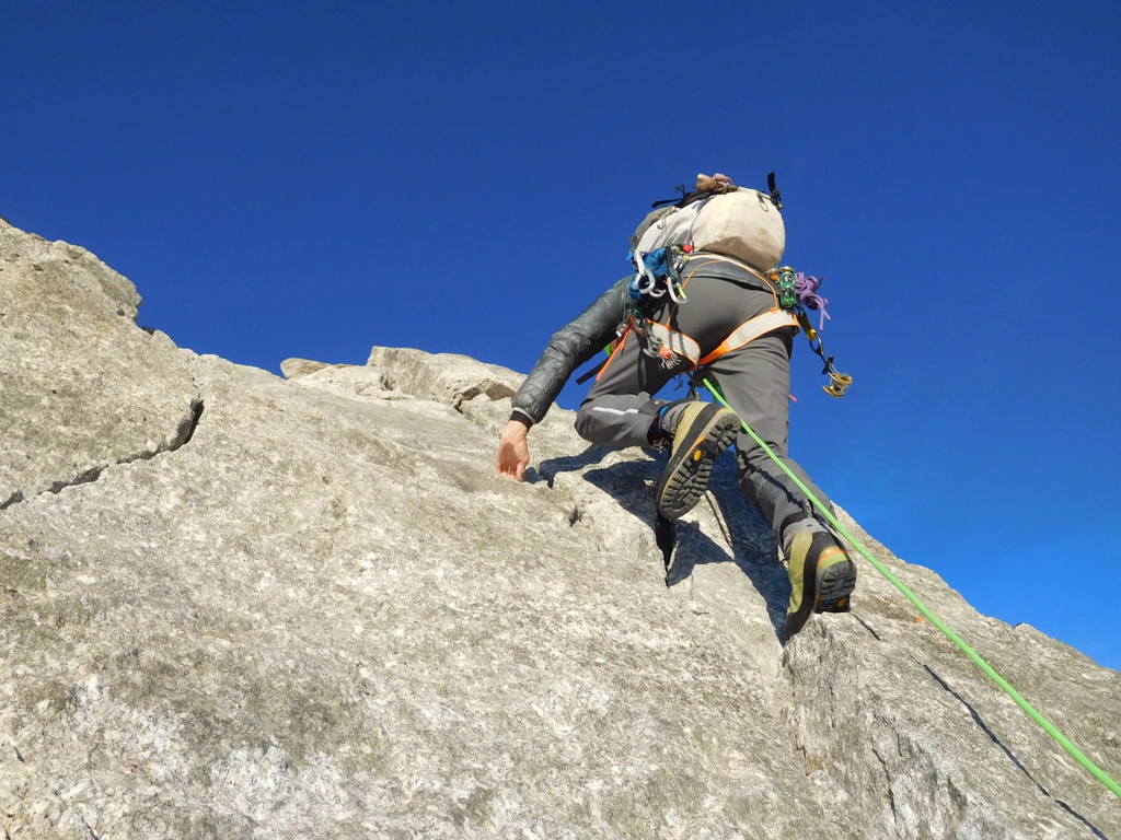 CLIMBING AIGUILLES MARBREES - MONT BLANC 