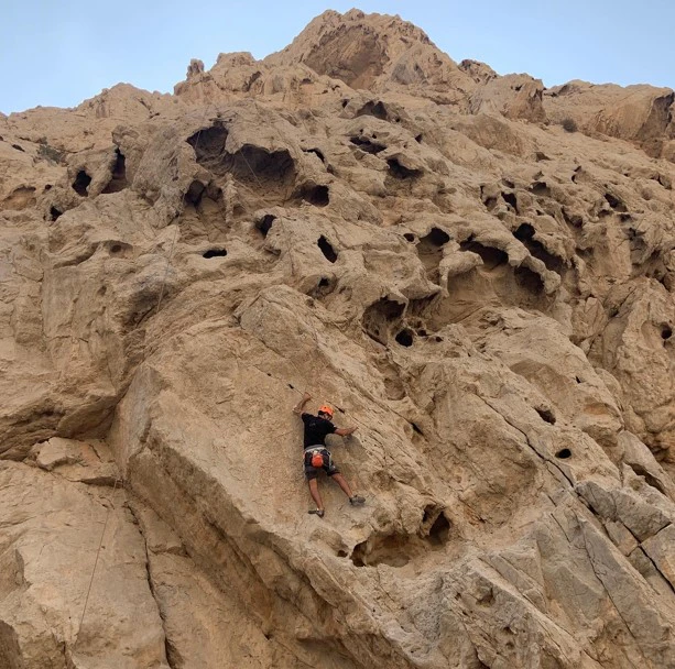 DUBAI - CLIMB IN THE DESERT	