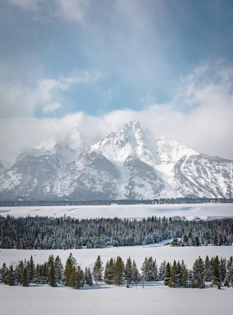 TETONS ADVENTURE: BACKCOUNTRY SKI & FREERIDE IN THE HEART OF WYOMING