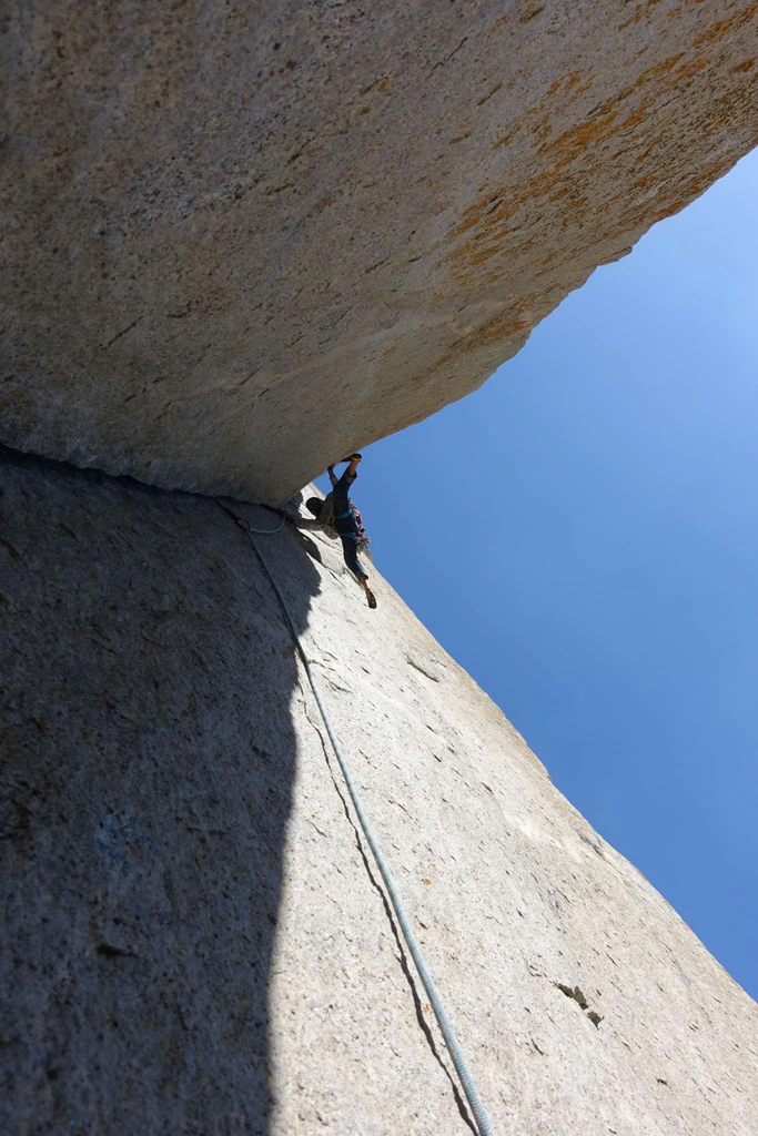 CRACK MASTER: CHAMONIX TRAD CLIMBING COURSE