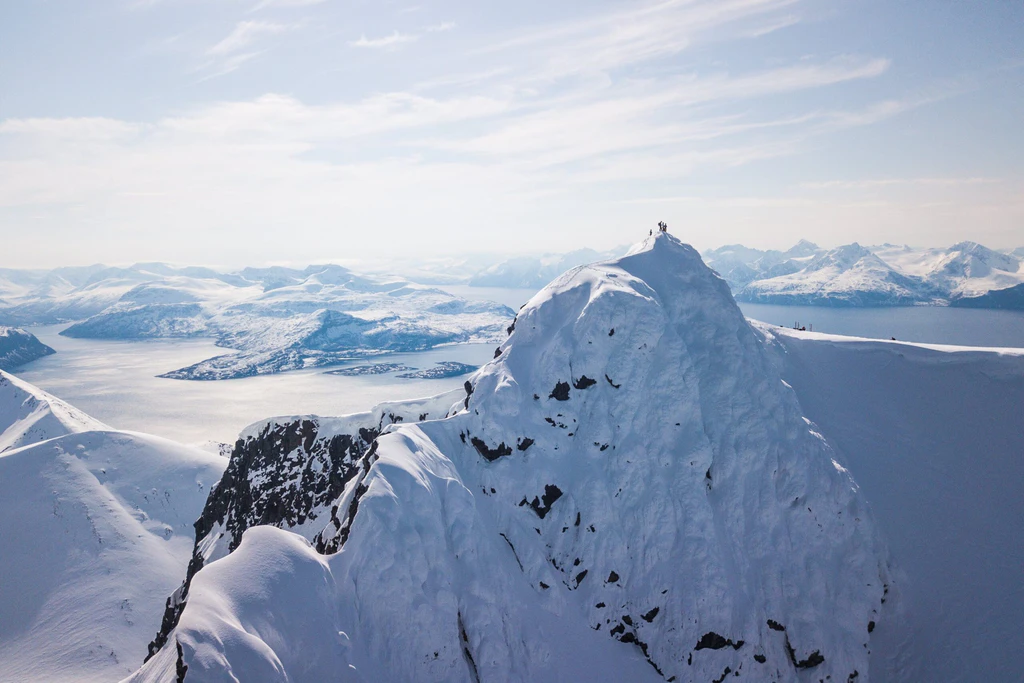 SKI TOURING SAILING TRIP IN LYNGEN - NORWAY